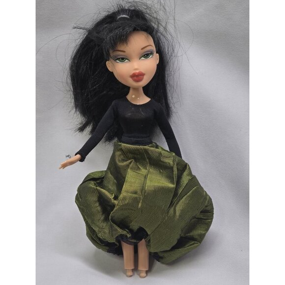 Bratz Behind the Scene Fashion Doll Amelie Haute Couture- BROKEN FINGERS READ - Picture 16 of 16